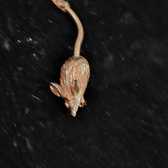 Gold Tone Mouse Pin Brooch - Picture 7 of 7
